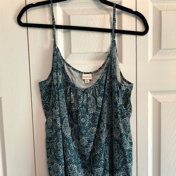 Adjustable straps floral camisole style - Picture 1 of 3